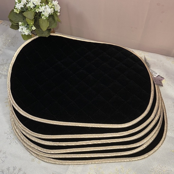 Other - Holiday Velvet Quilted Oval Black Placemats-6